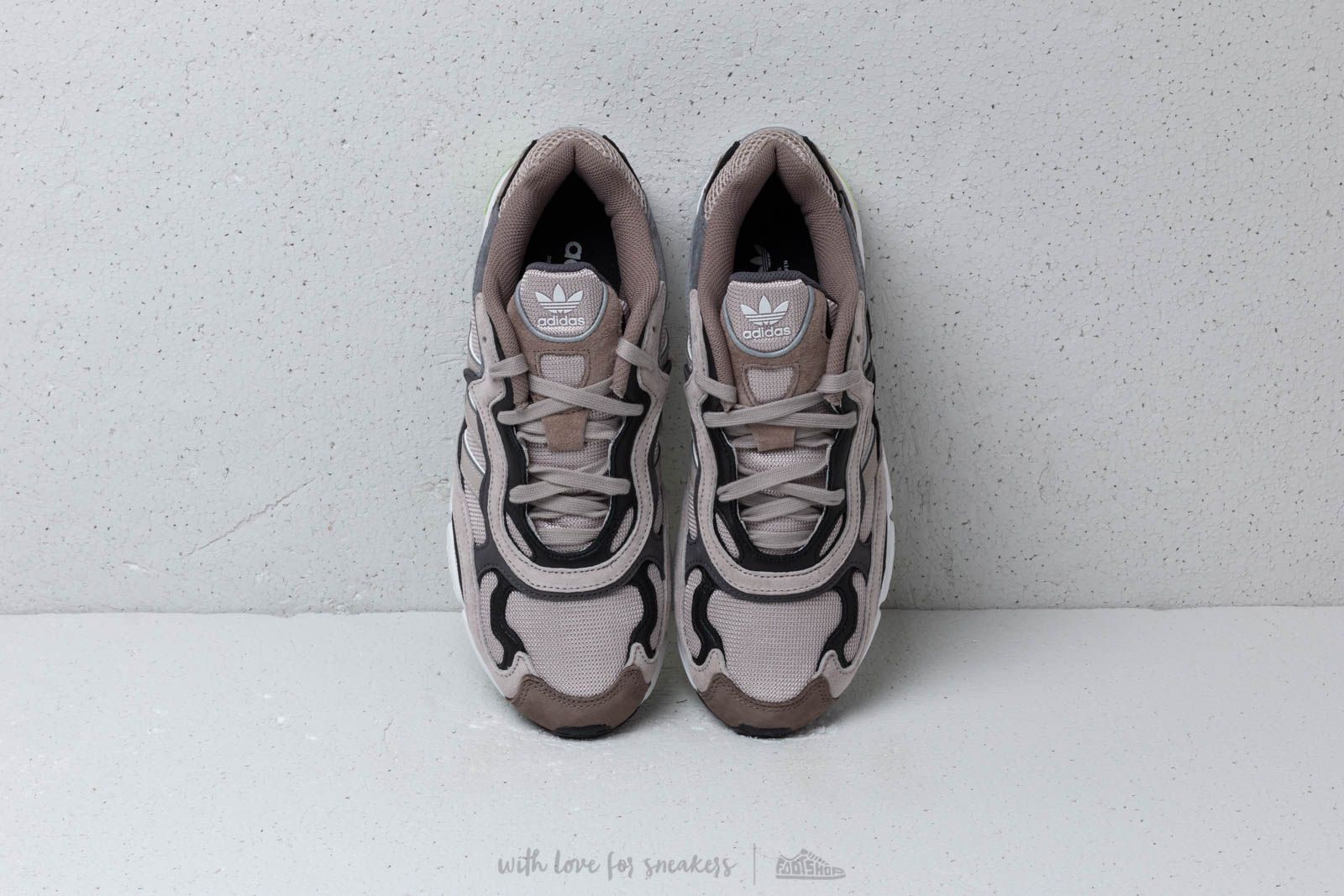 Încălțăminte și sneakerși pentru bărbați adidas Temper Run Light Brown/ Grey Six/ Core Black