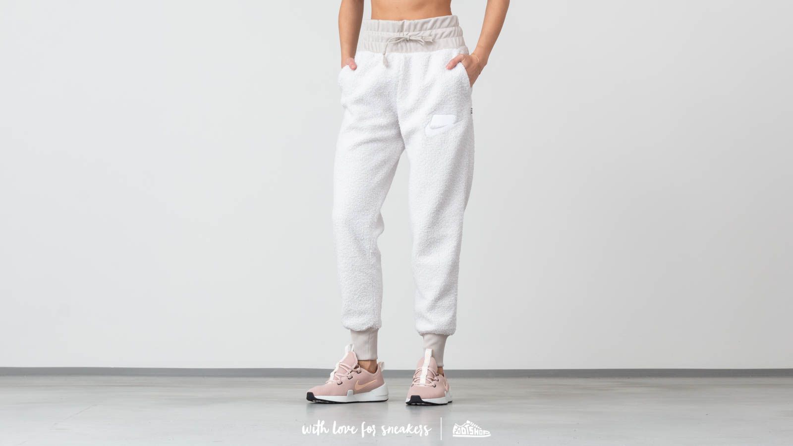 Pants and jeans Nike Sportswear Sherpa Jogger Pants White