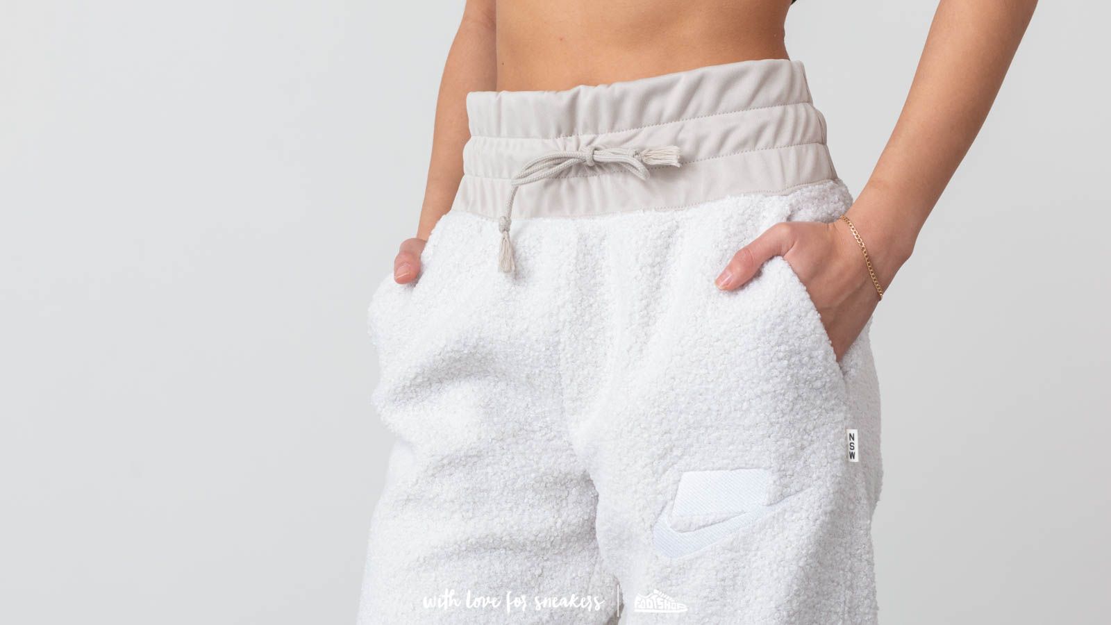 Nike women's sherpa joggers discount