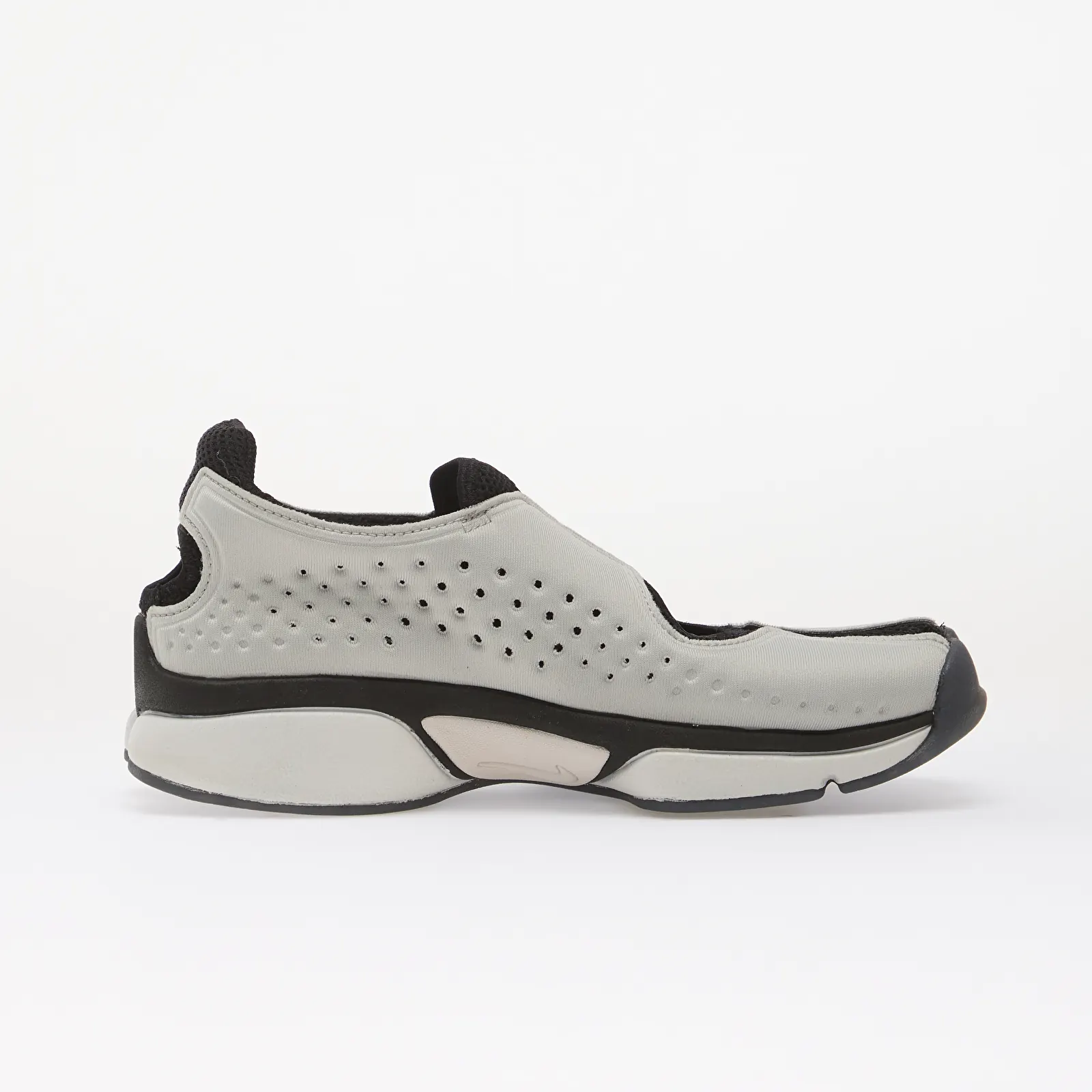 Moteriška avalynė Nike Rift 2 Metallic Silver/ Black-Vast Grey
