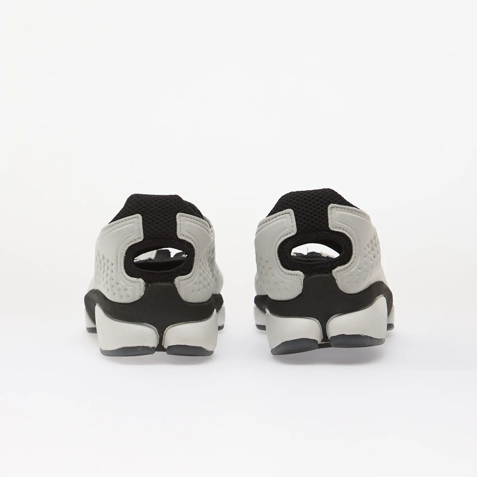 Moteriška avalynė Nike Rift 2 Metallic Silver/ Black-Vast Grey