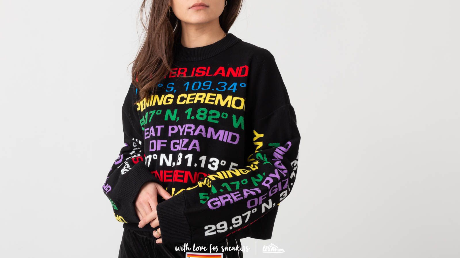 Svetry Opening Ceremony Destination Hand-Knit Graphic Sweatshirt Black Multi