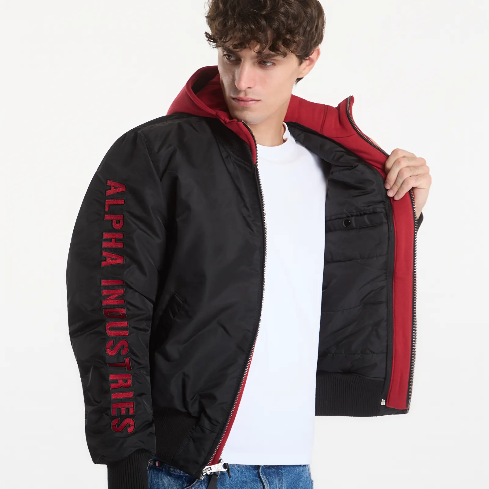 Miesten takit Alpha Industries MA-1 D-Tec Sleeve Embroidery Black/ Red