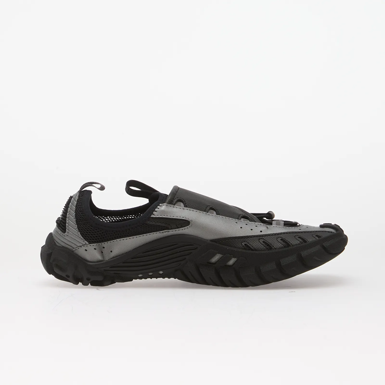 Chaussures et baskets homme adidas x Pharrell Williams Water Moc Core Black/ Iron Met./ Silver Met.