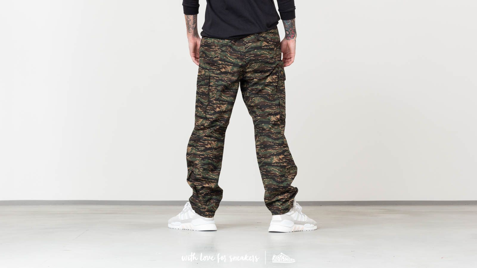 Carhartt tiger top camo pants