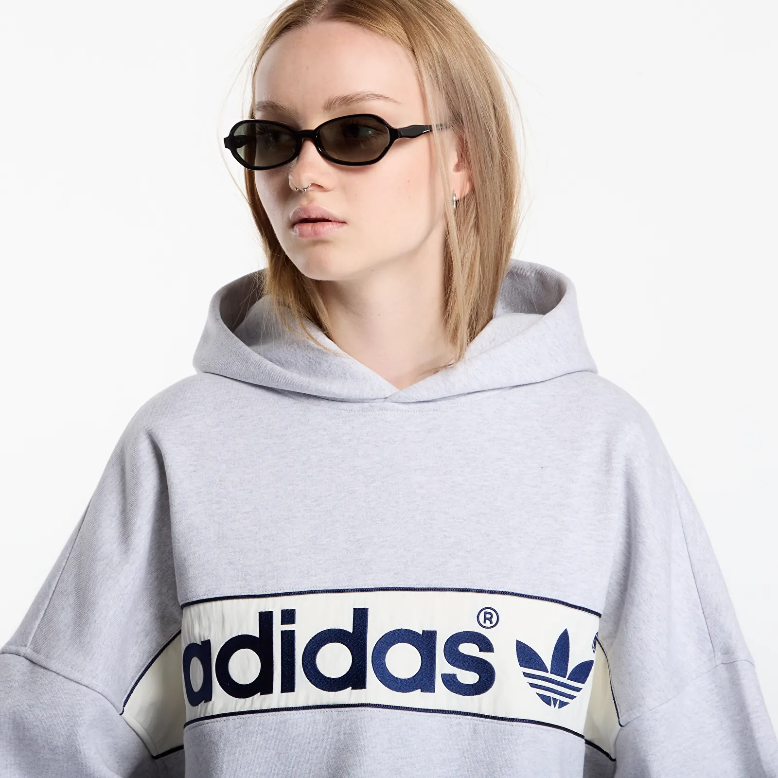 Mikinas ar kapuci un sporta krekli adidas adiSignature NY Hoodie UNISEX Light Grey Heather