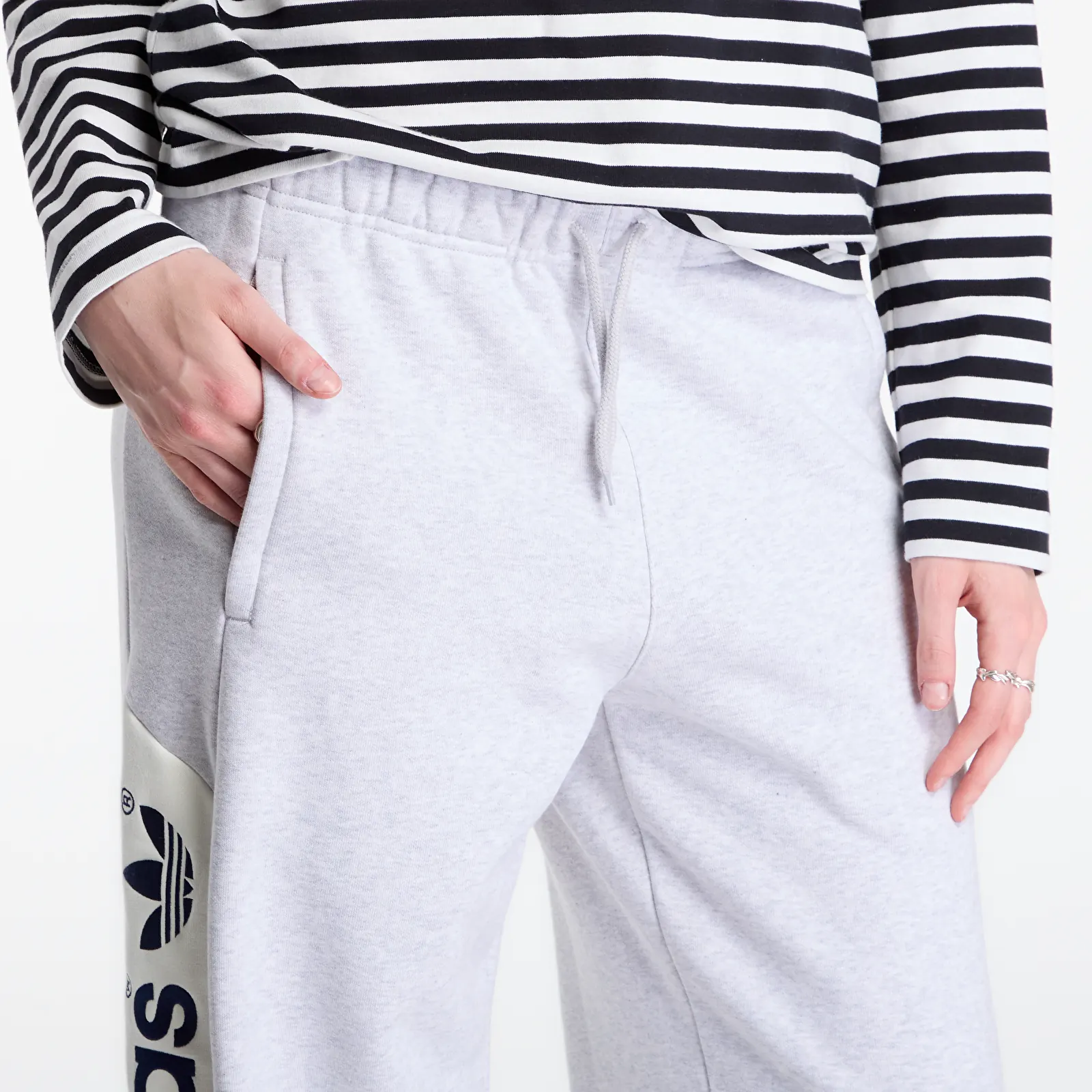 Jogginghosen adidas adiSignature NY Wide Leg Sweatpants Light Grey Heather