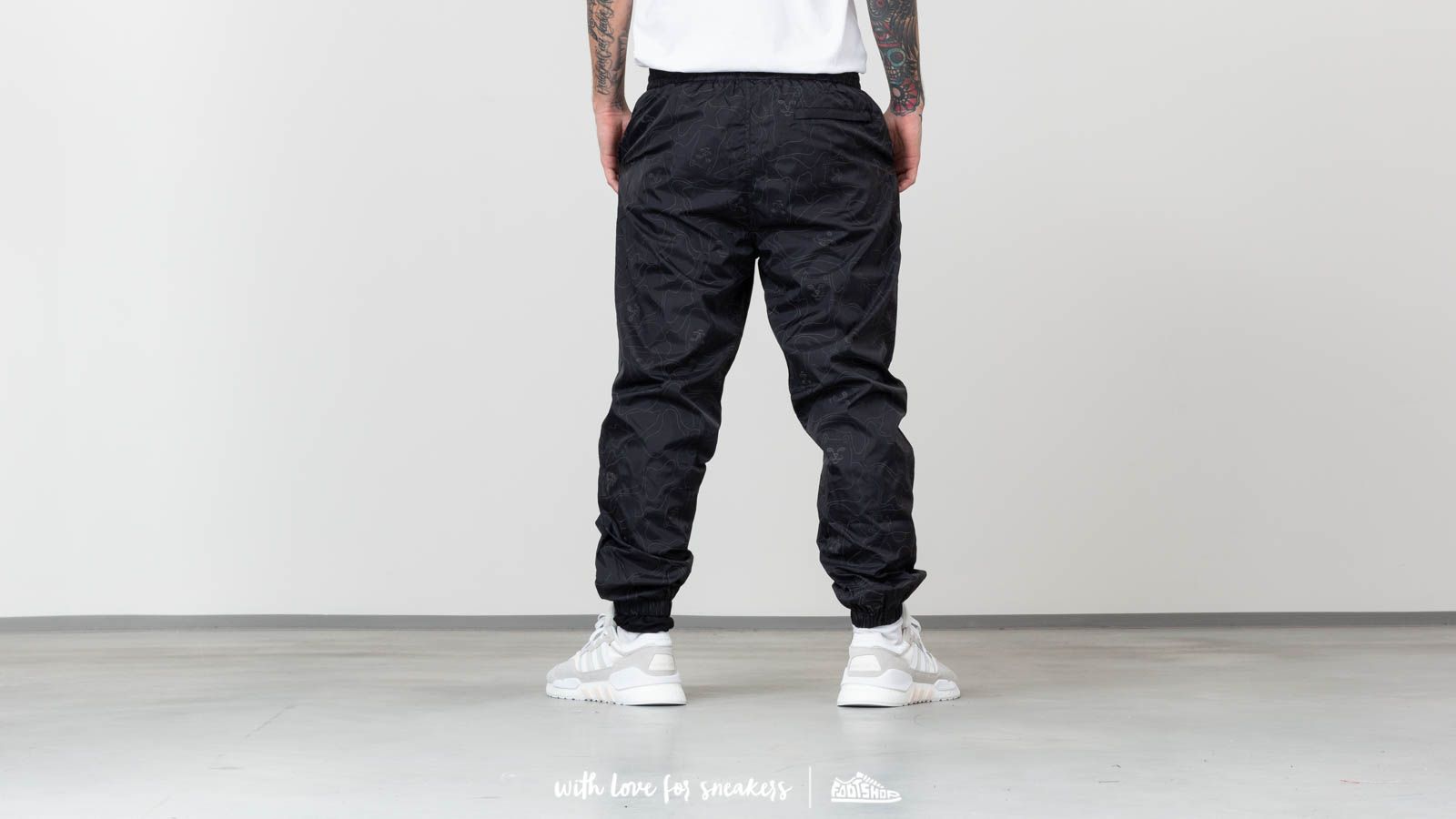 Hosen und Jeans RIPNDIP Nermal Line Camo Cargo Pants Black Footshop