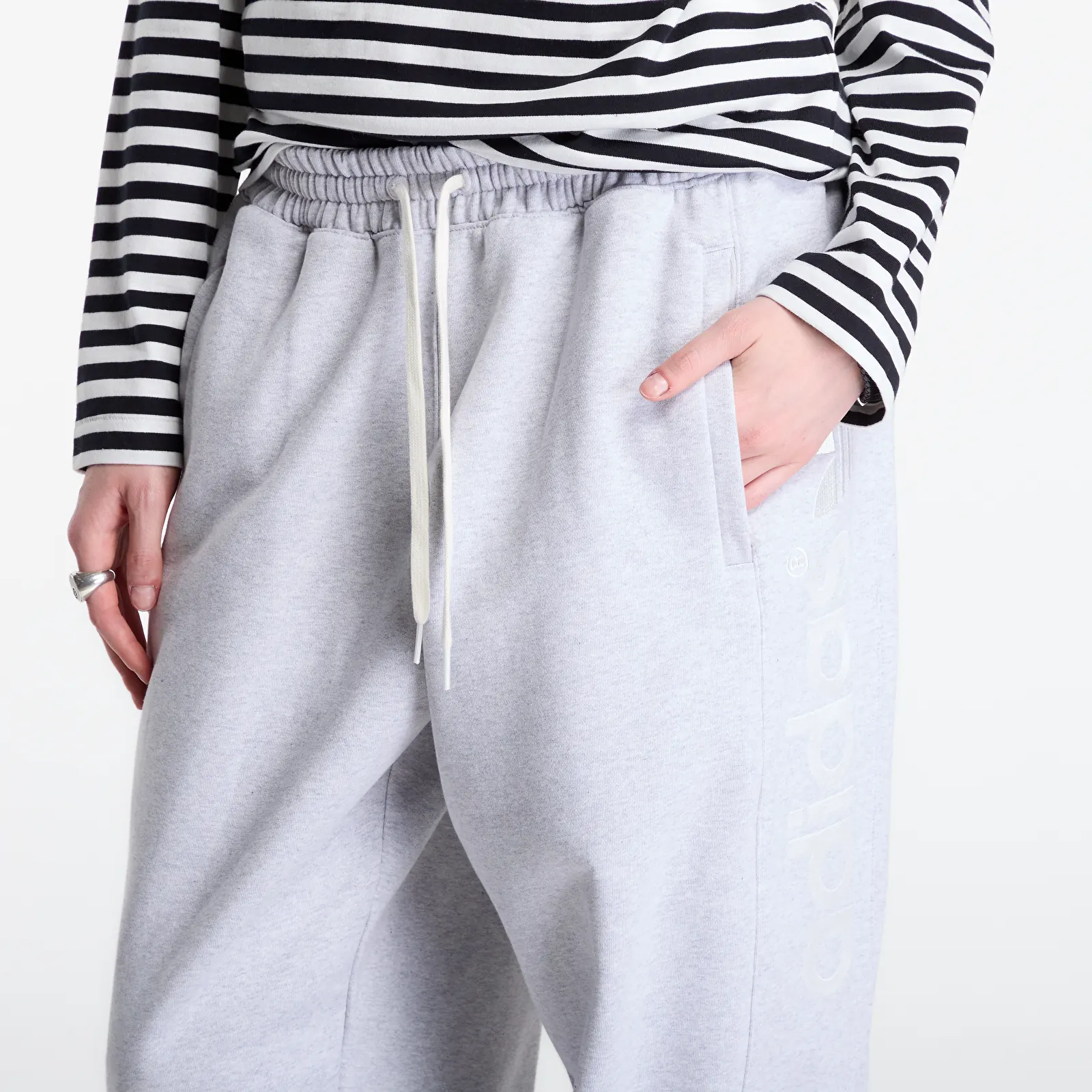 Jogger kelnės adidas adiSignature NY Jogger Sweatpants UNISEX Light Grey Heather