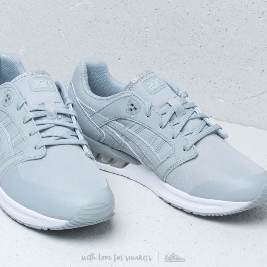 Asics saga sou top