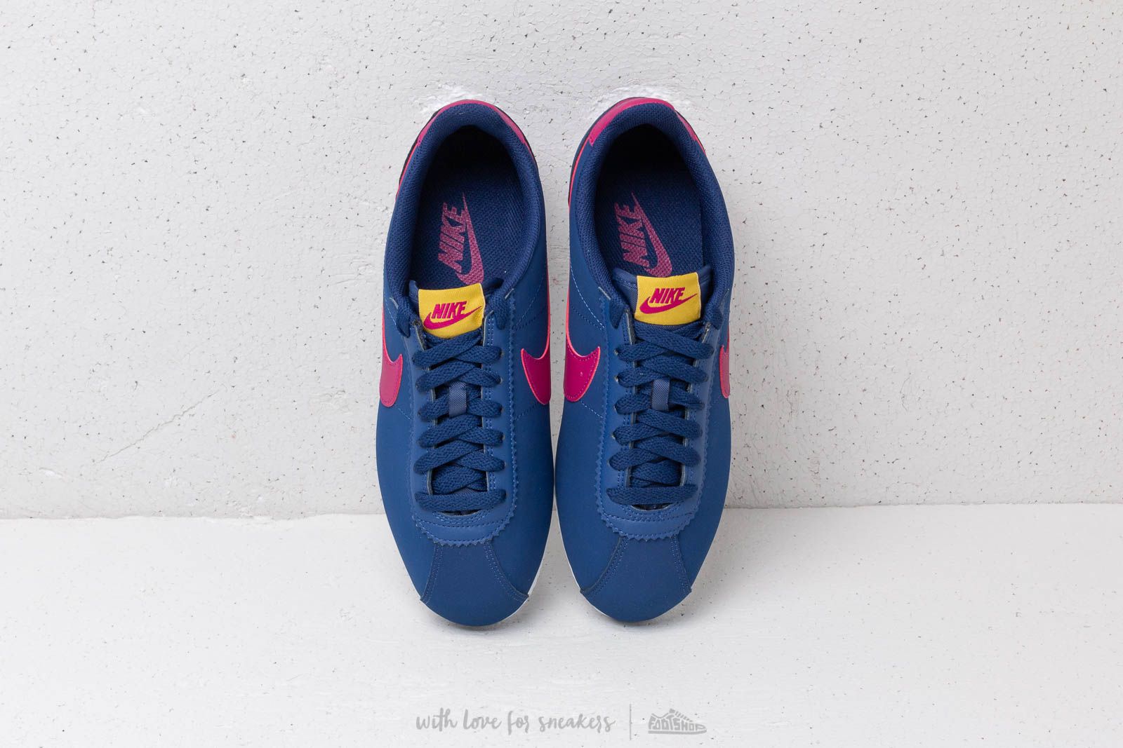 Zapatillas mujer Nike Wmns Classic Cortez Leather Blue Void/ True Berry-Dark Citron-White