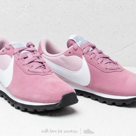 nike plum dust shoes