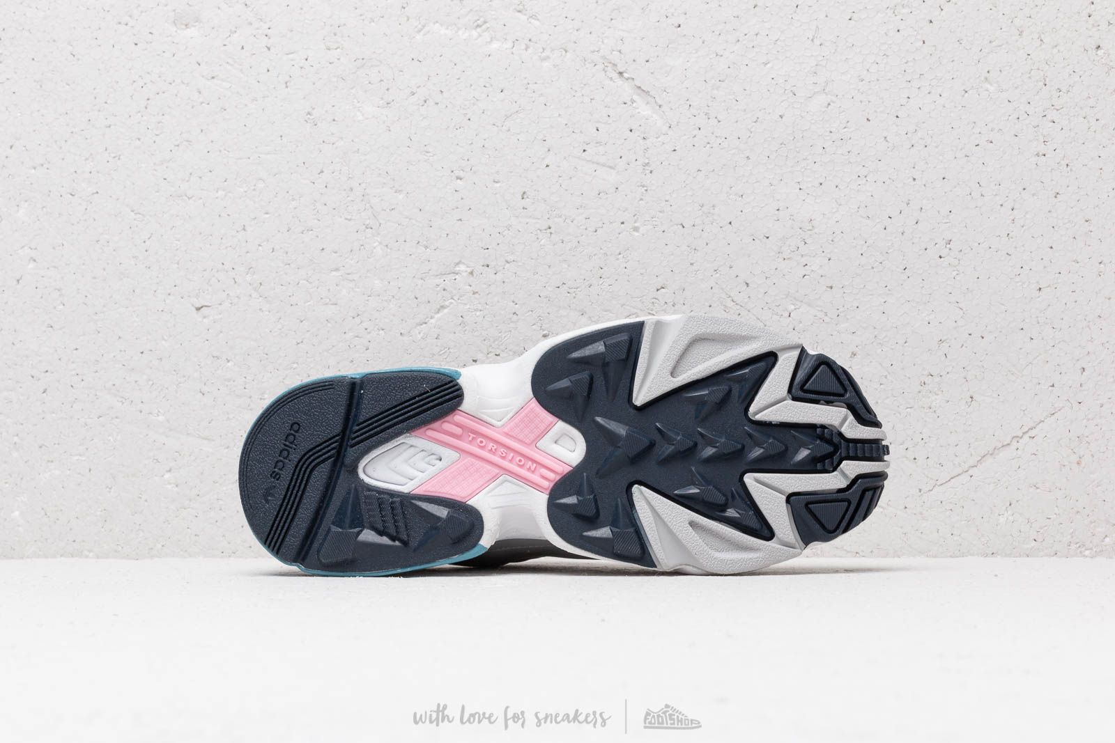 adidas falcon b37840
