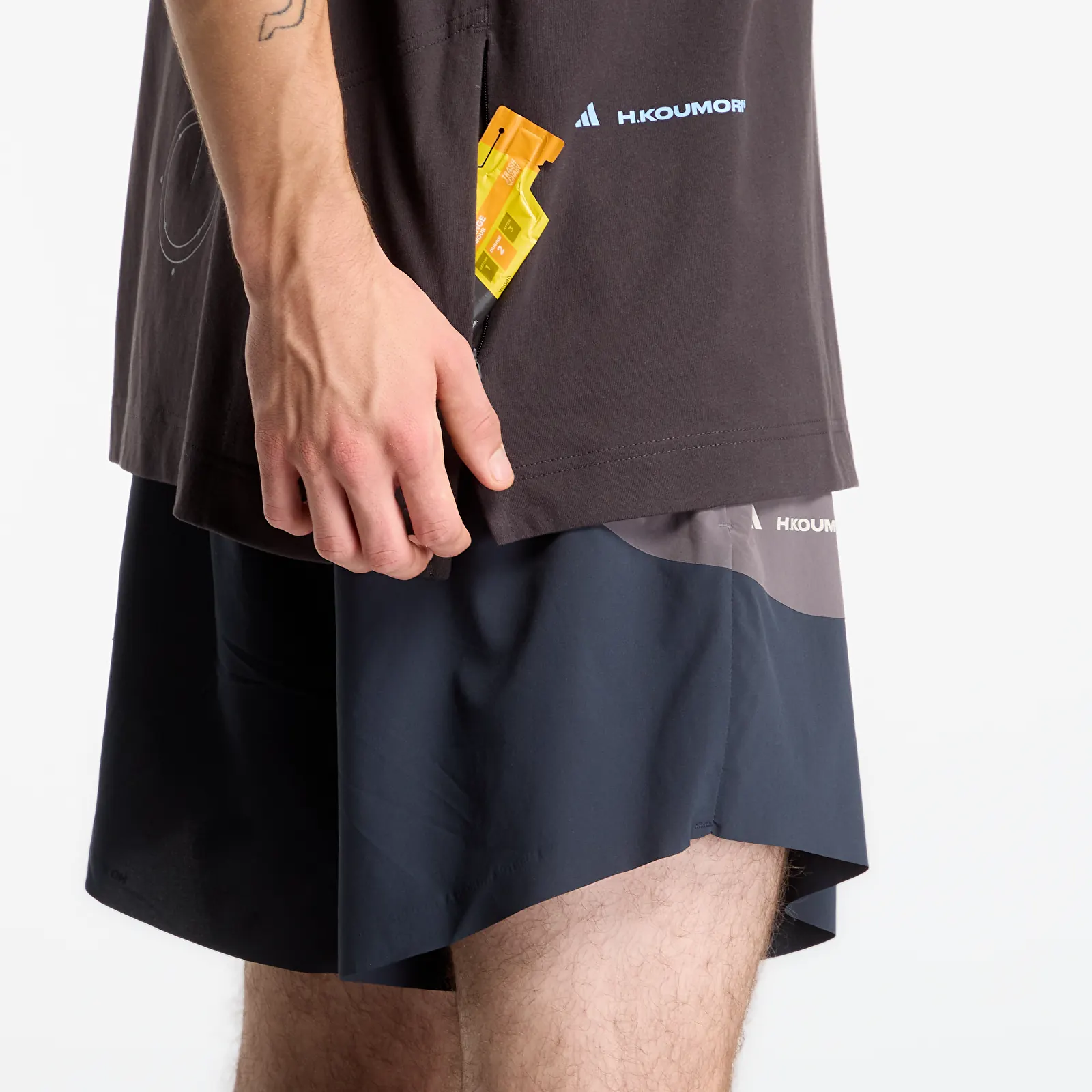 Trička adidas x Hermanos Koumori T-Shirt Night Brown/ Night Grey