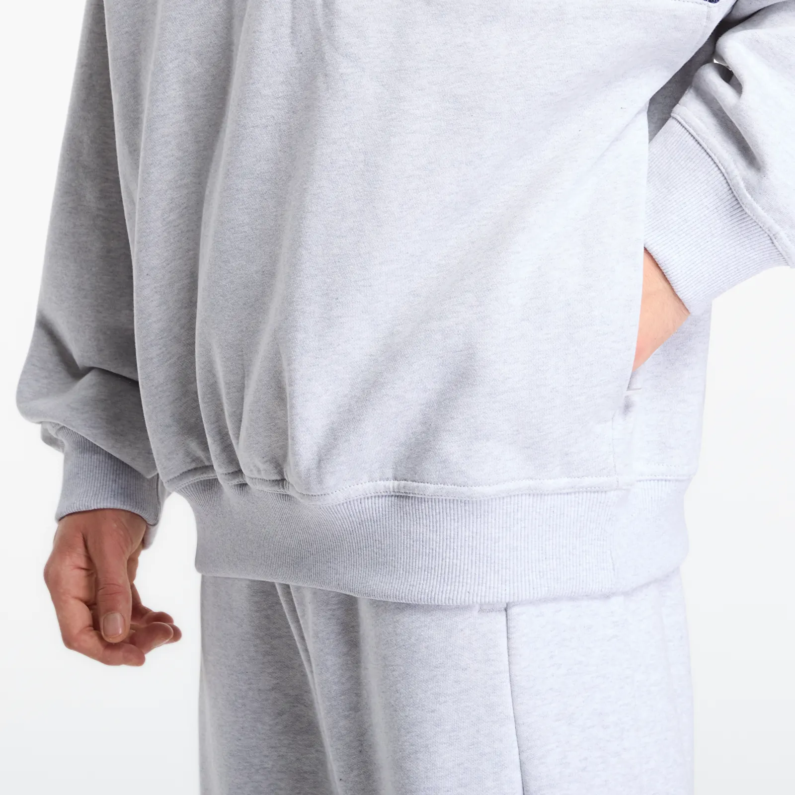 Mikinas ar kapuci un sporta krekli adidas adiSignature NY Hoodie UNISEX Light Grey Heather