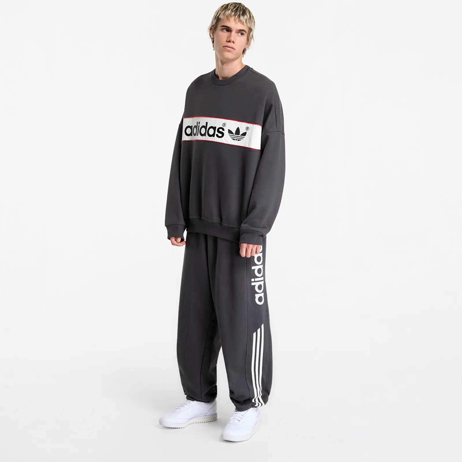 Hoodies and sweatshirts  adidas adiSignature NY Crewneck Sweatshirt UNISEX Utility Black