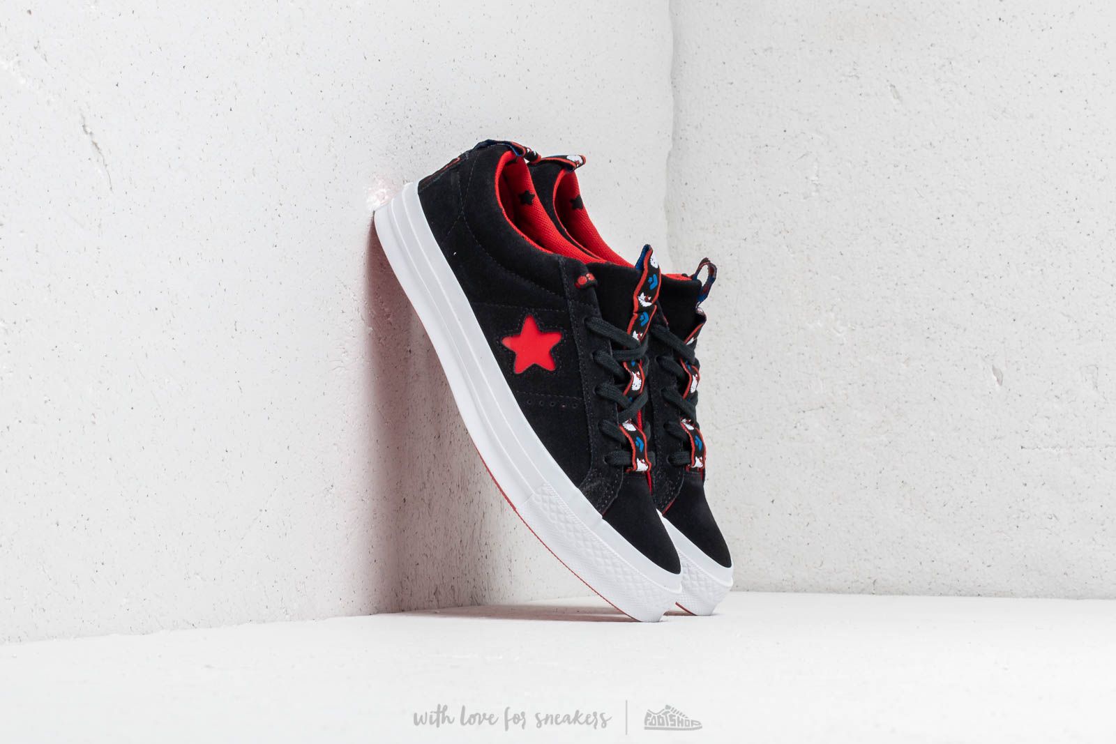 Férfi cipők Converse x Hello Kitty One Star OX Black/ Fiery Red/ White