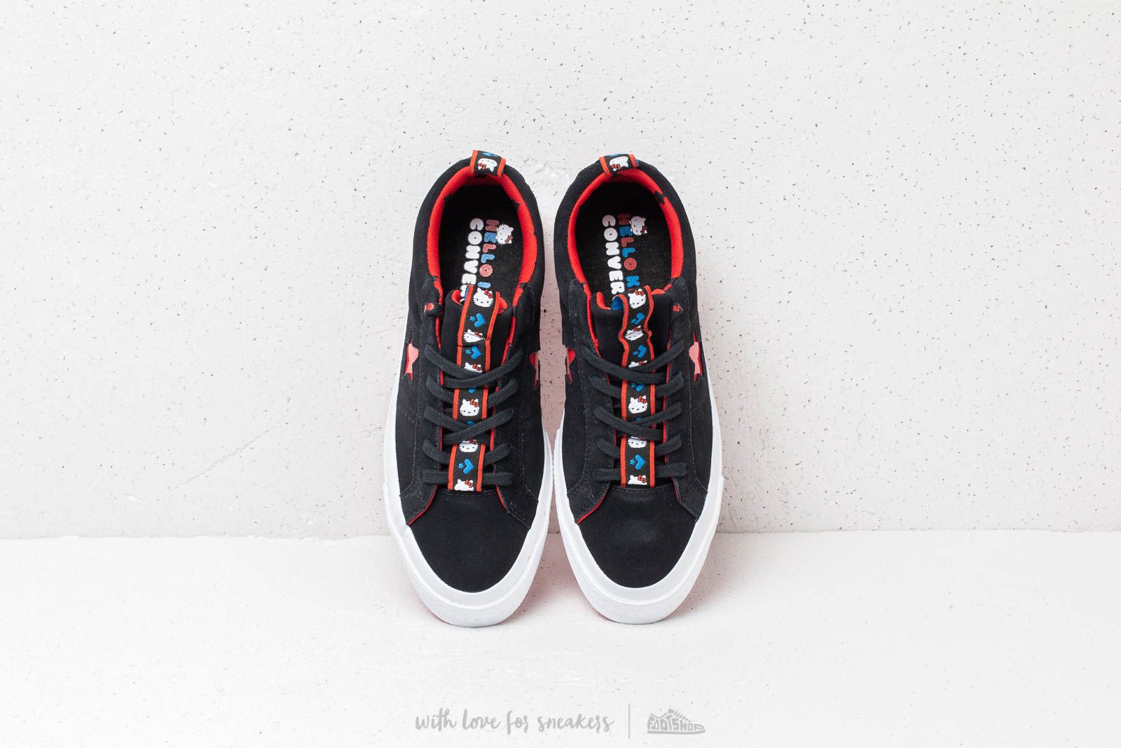Men s shoes Converse x Hello Kitty One Star OX Black Fiery Red
