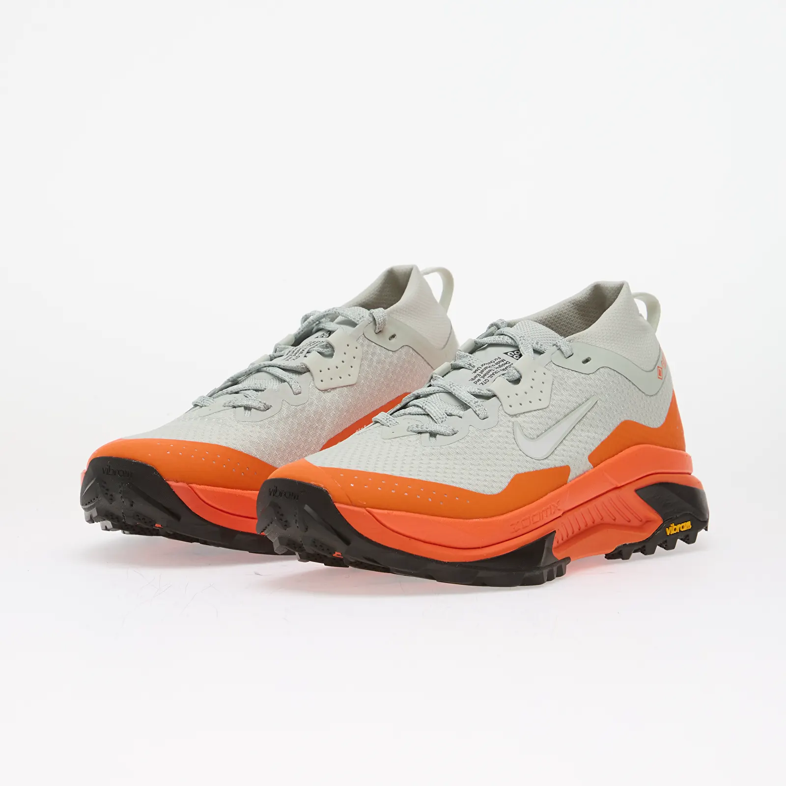 Skor för män Nike ACG Zegama Trail GORE-TEX Light Silver/ Summit White-Safety Orange