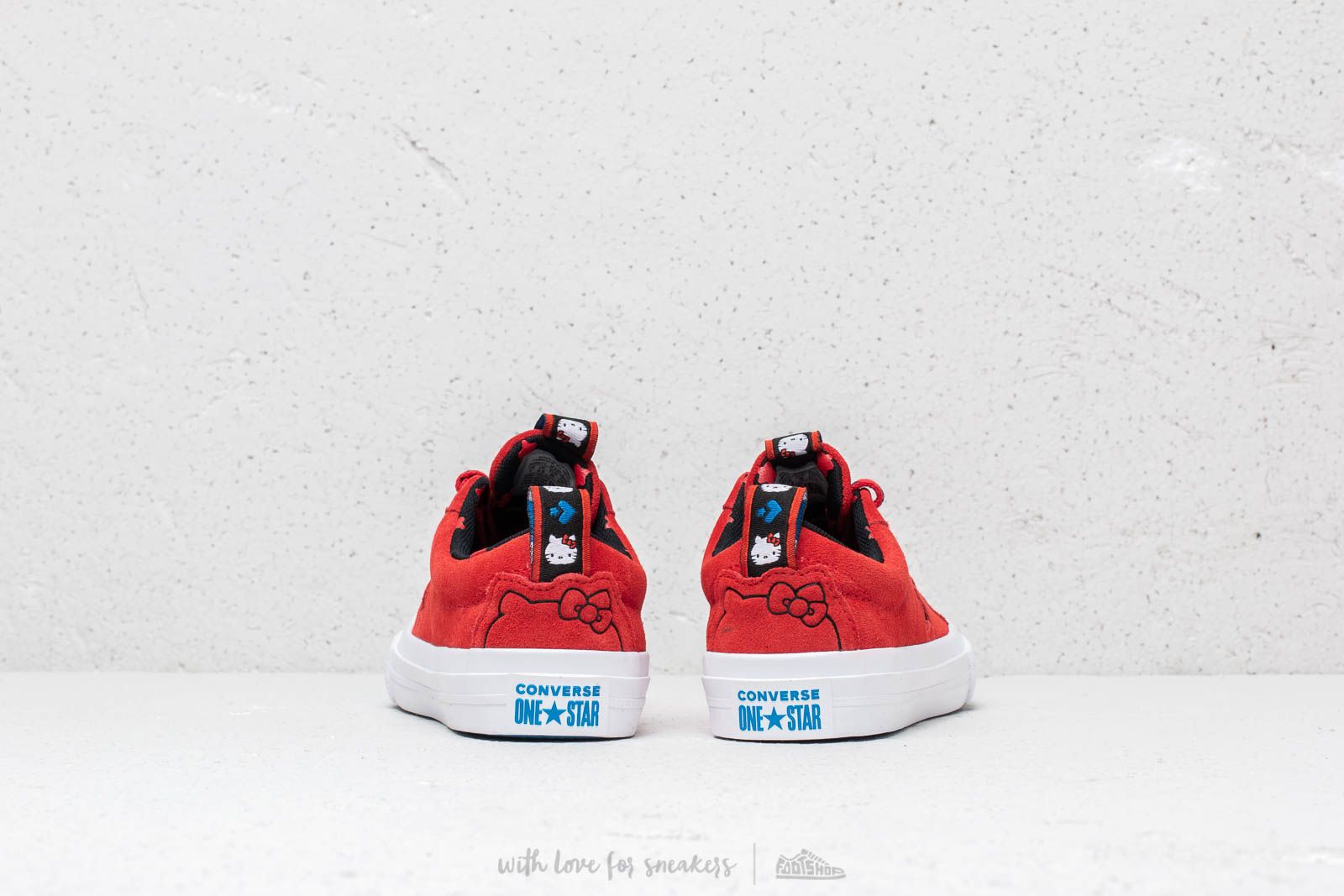 Kids' sneakers and shoes Converse x Hello Kitty One Star X Fire Red/ Black White