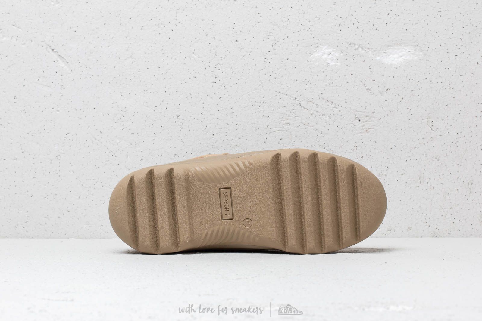 Yeezy season 7 top desert boot taupe
