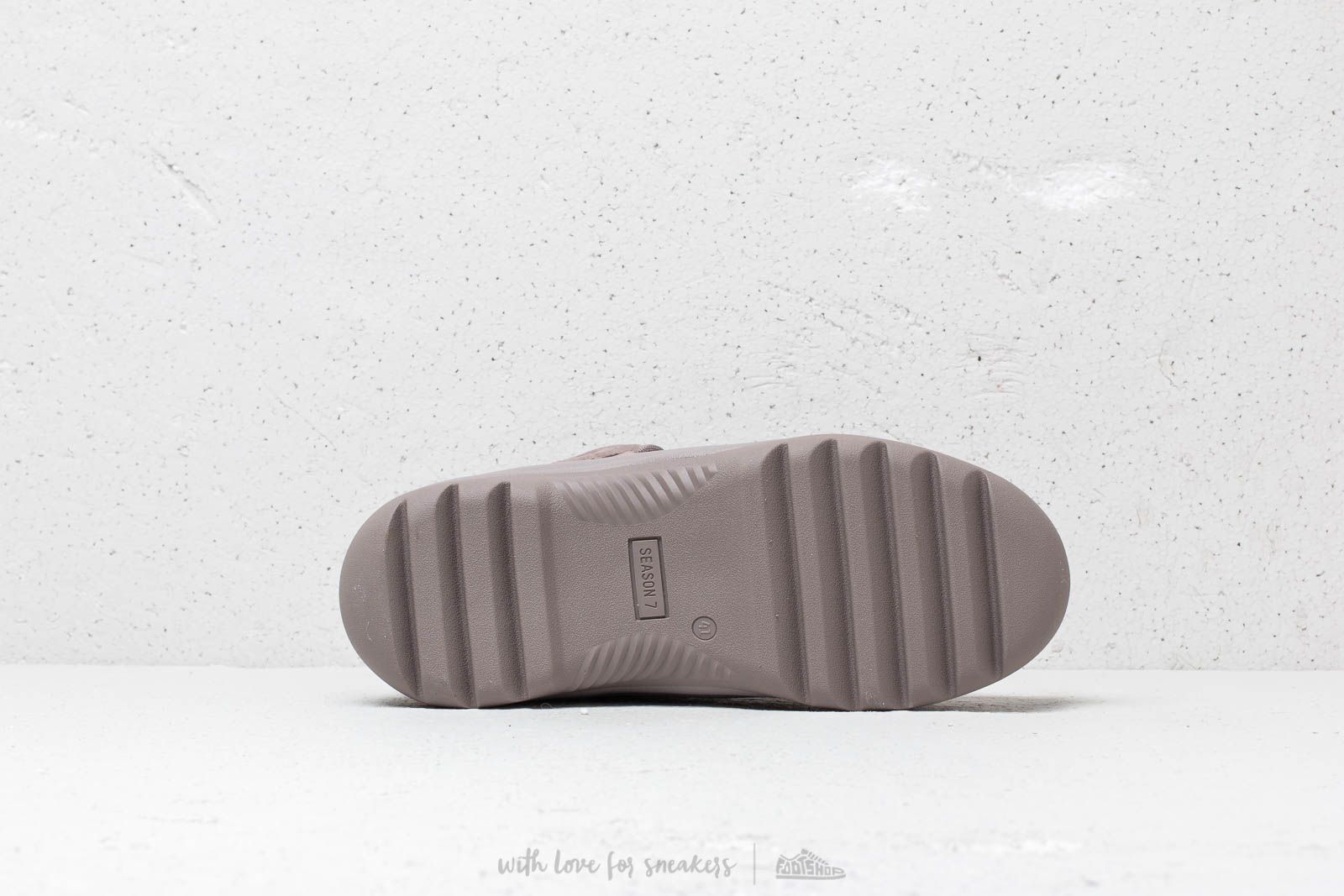 Men s shoes Yeezy Season 7 Desert Boot Cinder Footshop