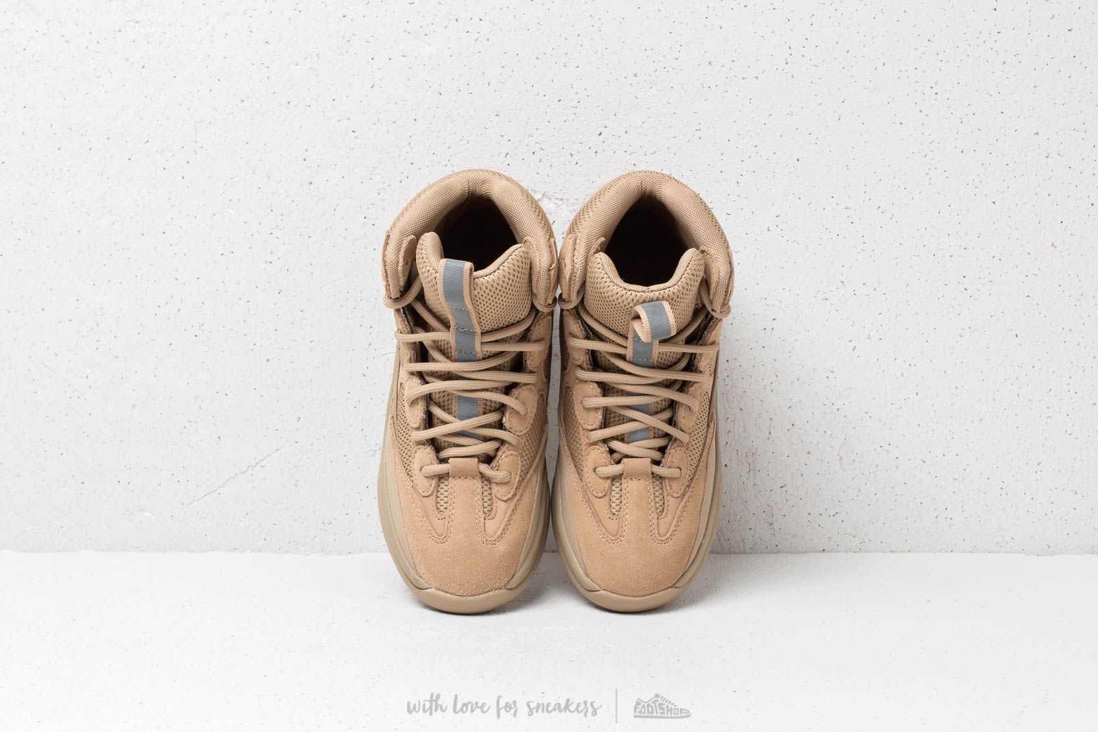 Women s shoes Yeezy Season 7 Desert Boot Taupe Footshop
