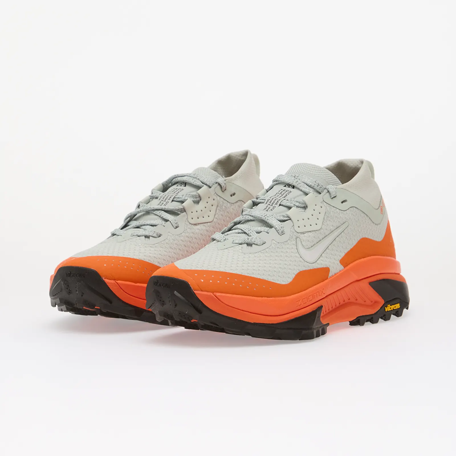 Ženske tenisice Nike ACG Zegama Trail GORE-TEX Light Silver/ Summit White-Safety Orange