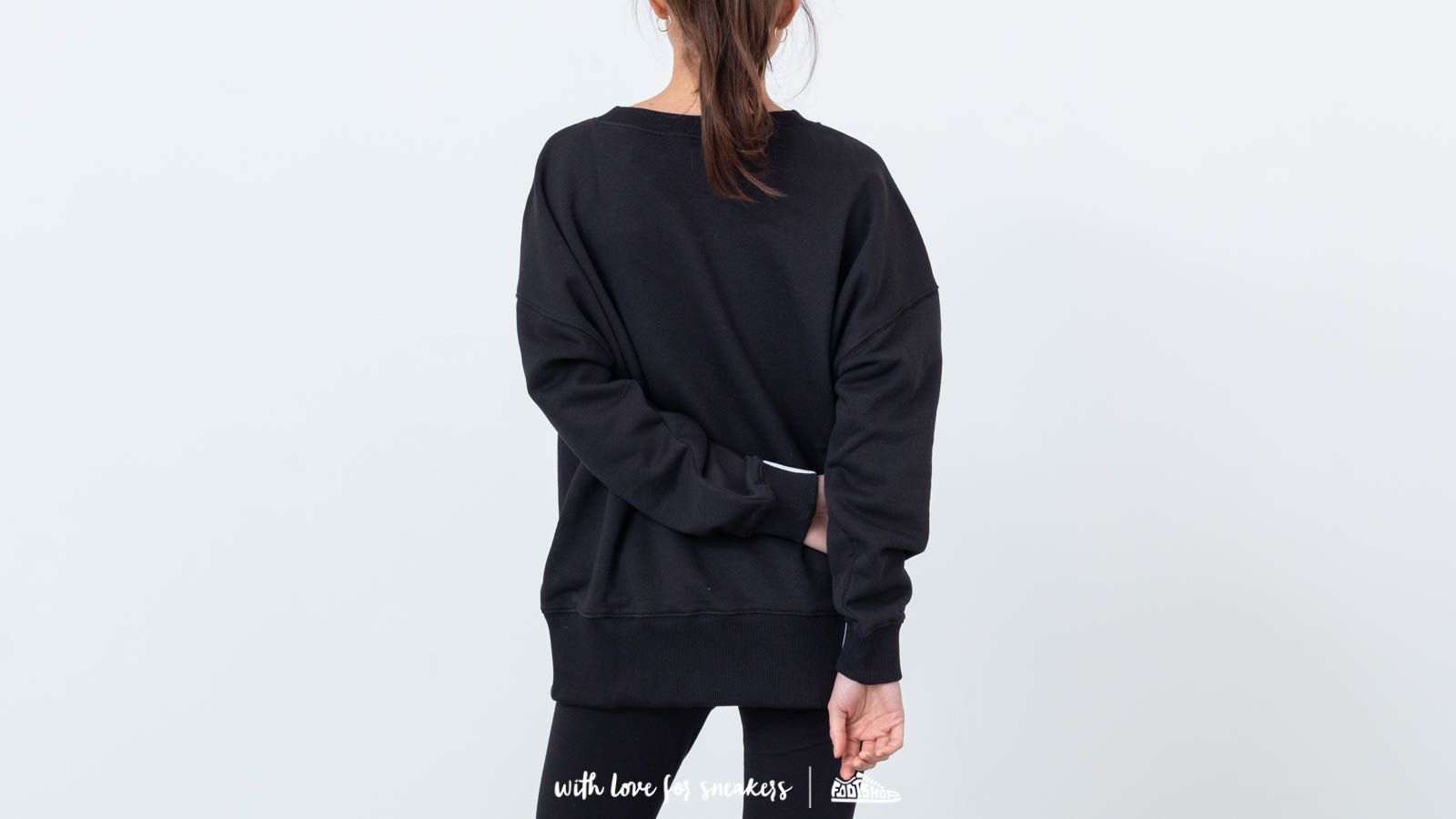 Mikiny adidas Coeeze Crewneck Black