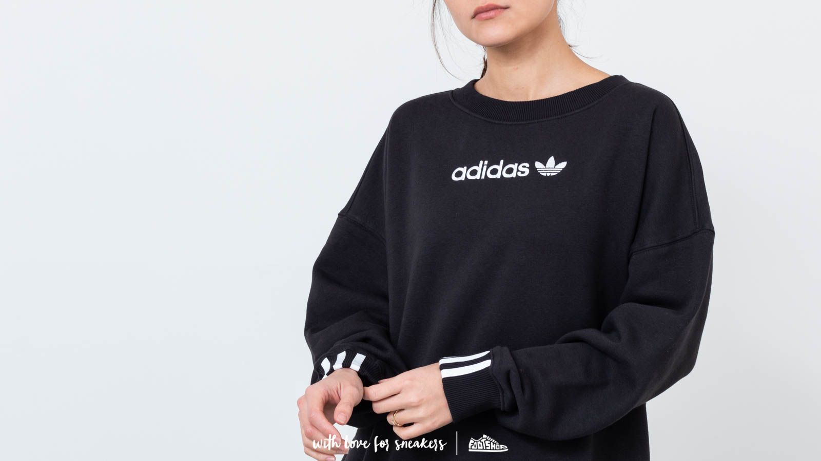 Mikiny adidas Coeeze Crewneck Black