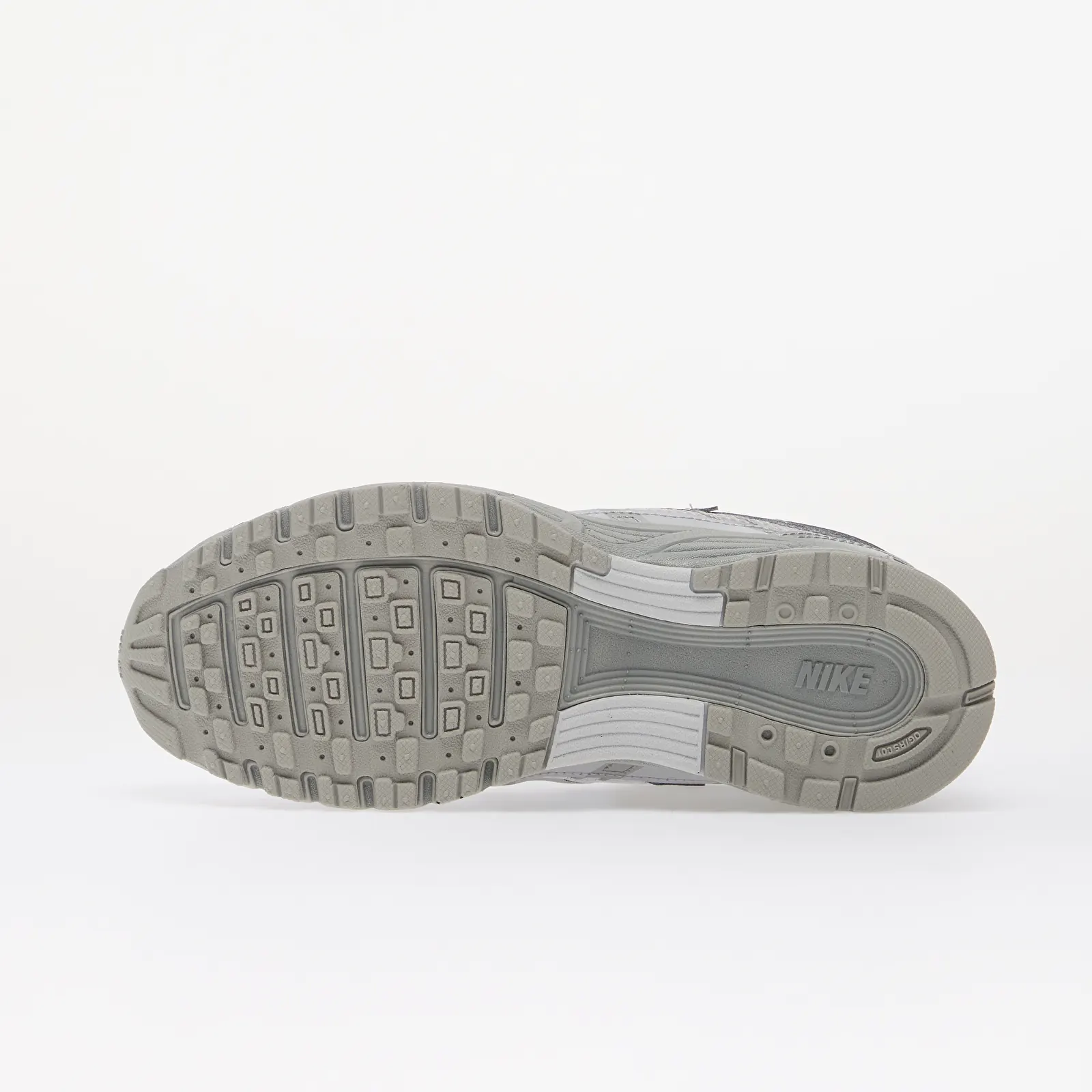 Herenschoenen Nike P-6000 Utility Kids Vast Grey/ Light Smoke Grey/ Football Grey