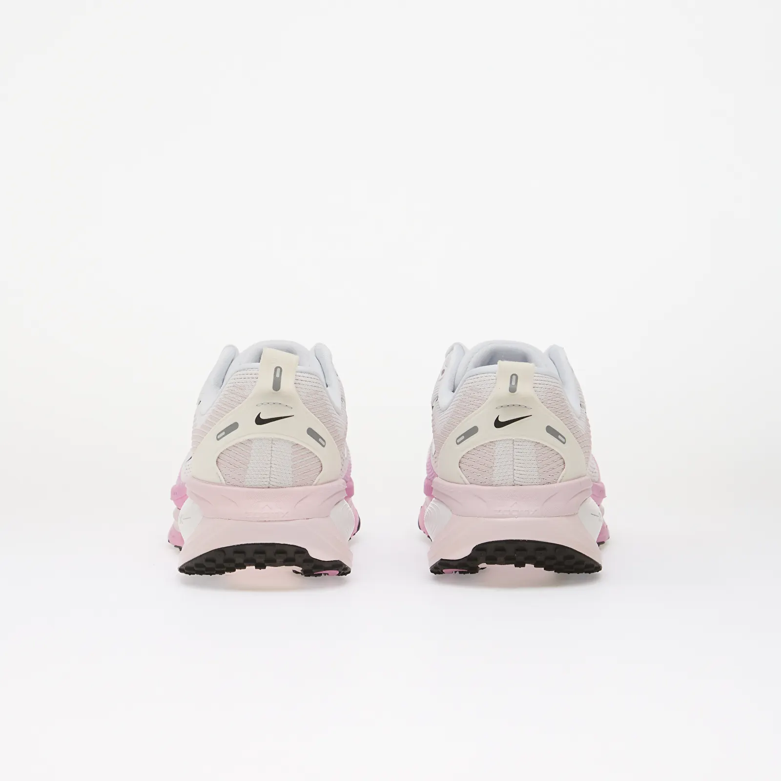 Sko til kvinder Nike Vomero 18 White/ Black/ Bleached Lilac/ Light Magenta