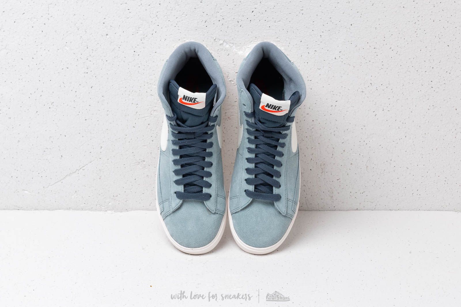 Women s shoes Nike W Blazer Mid Vintage Suede Aviator Grey Sail