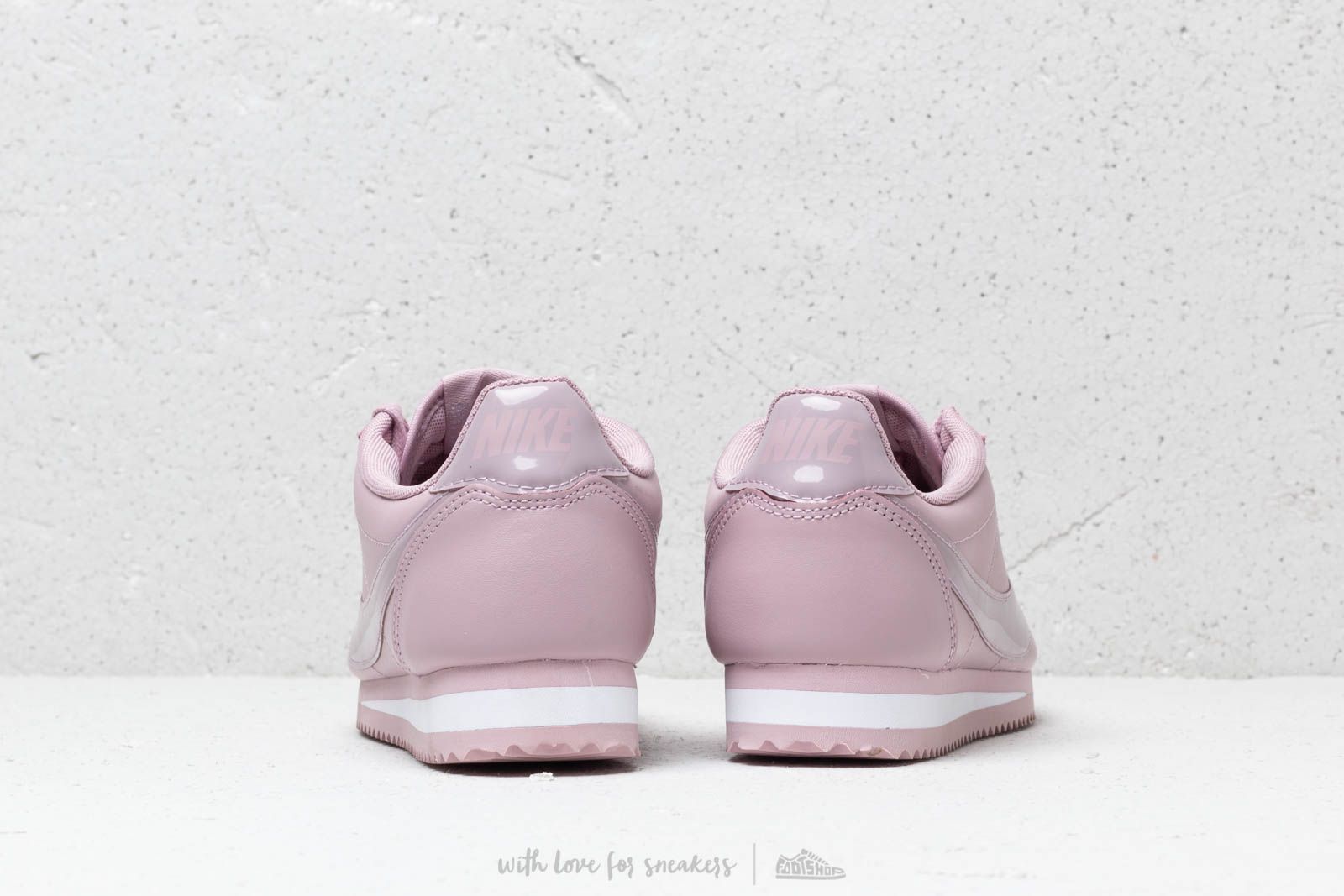 Women s shoes Nike Wmns Classic Cortez Prem Plum Chalk Plum Chalk White Footshop