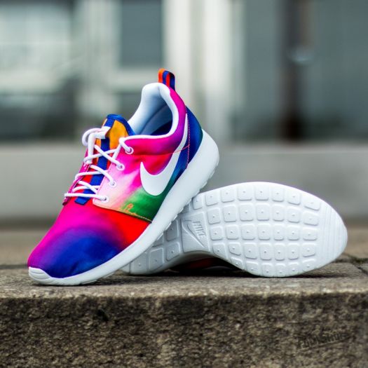 Men s shoes Nike Rosherun Print Court Purple White Total Crimson Footshop