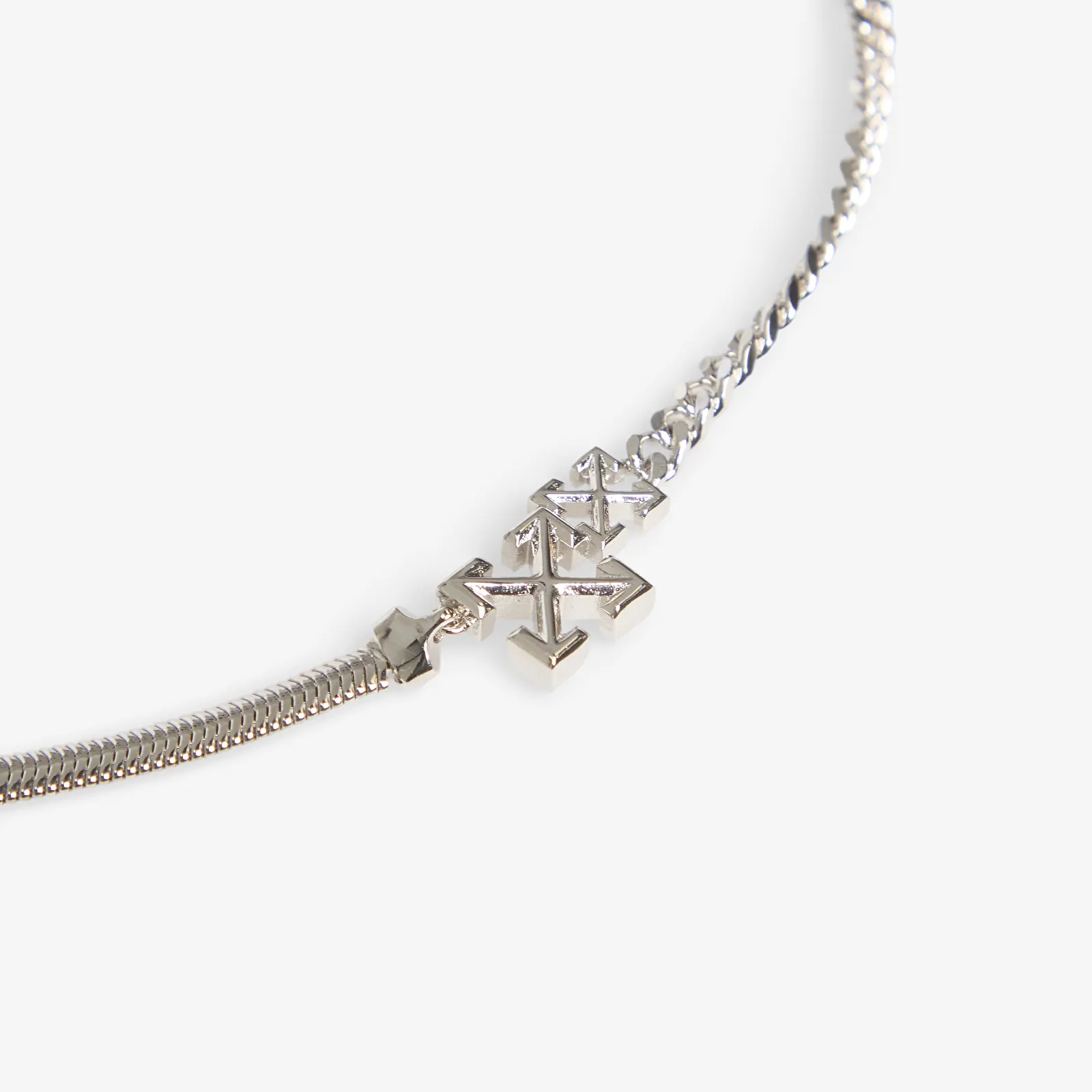 Coliere Off-White Double Arrow Necklace Silver/ Silver