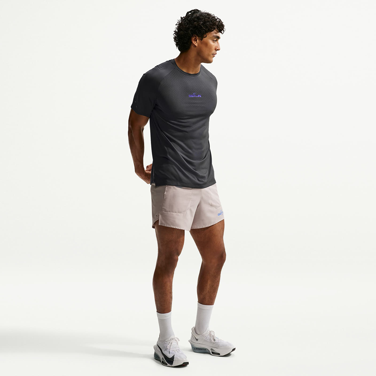 Tricouri bărbați Nike Stride Men's Dri-FIT ADV Short-Sleeve Running Top Anthracite