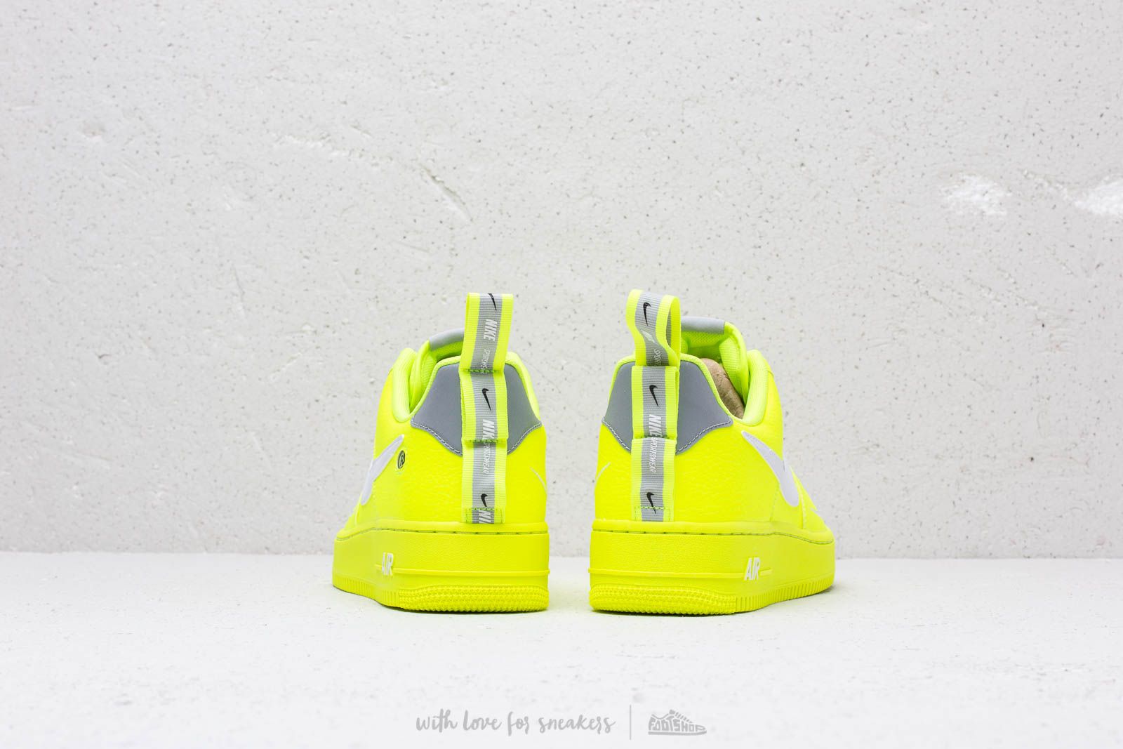 Nike force 1 lv8 utility volt top