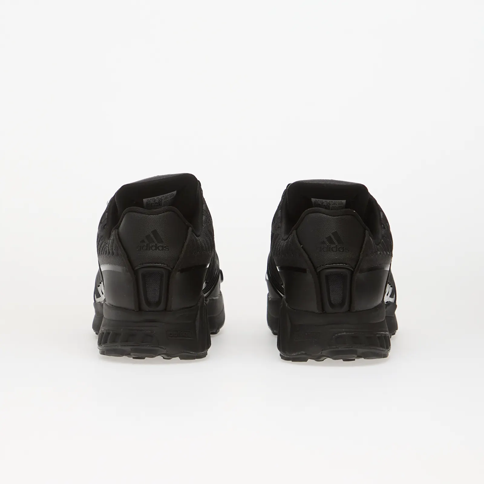 Încălțăminte și sneakerși pentru bărbați adidas Climaproof 1 GORE-TEX Core Black/ Core Black/ Iron Metallic