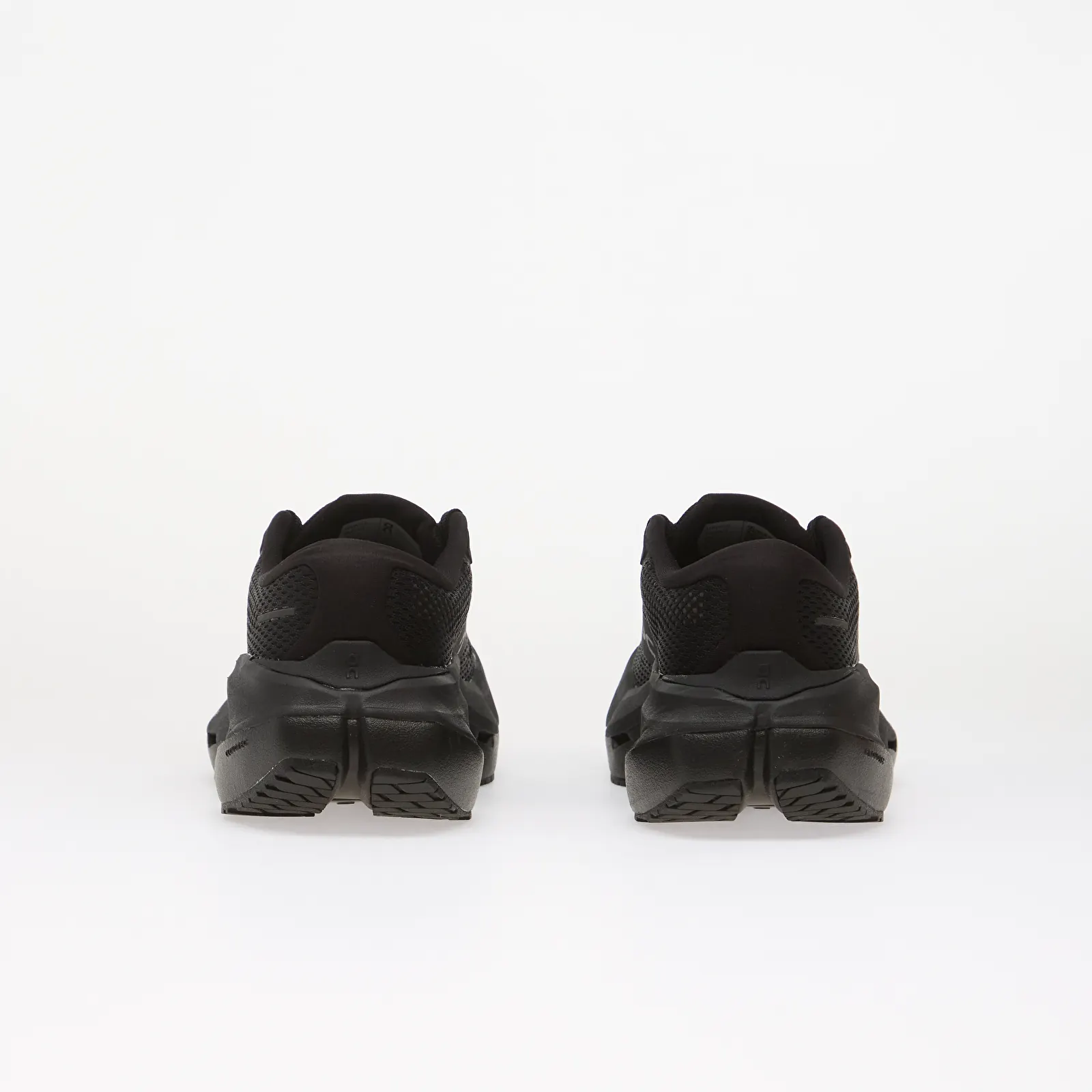Sneakersy On Cloudrunner 3 Max Black/ Black
