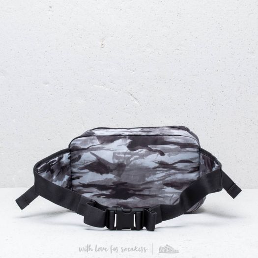 Nike undefeated waist bag 2025