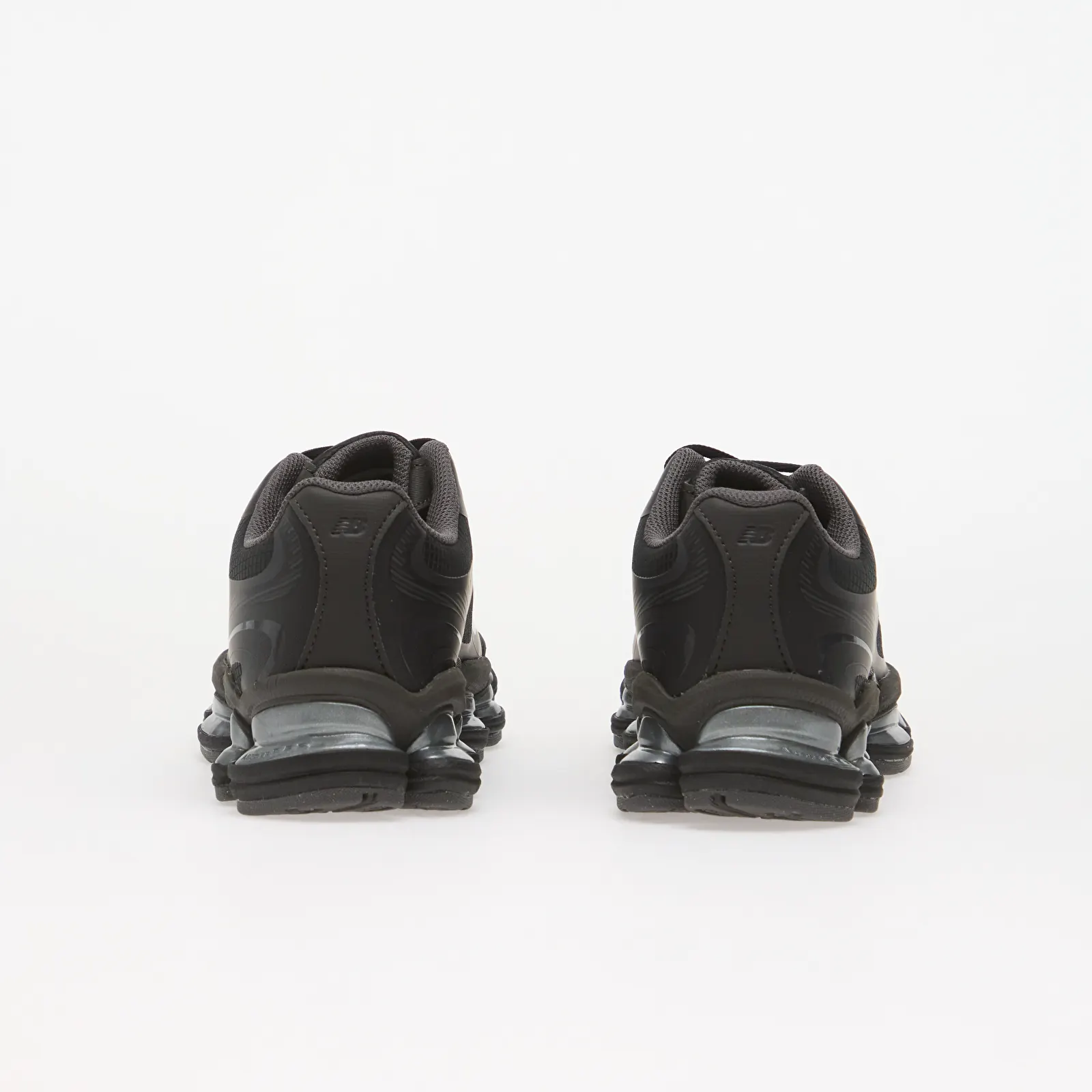 Men's shoes New Balance 2000 Black/ Black Cement/ Magnet