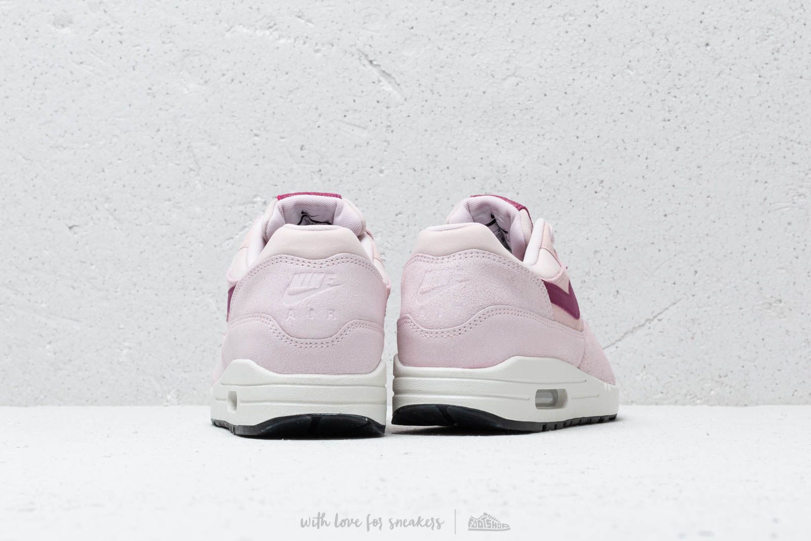 Nike air max 1 barely rose true berry outlet