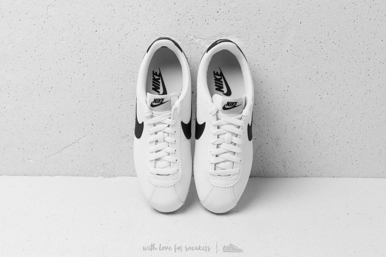 Moteriška avalynė Nike Wmns Classic Cortez Leather Pale Ivory/ Black-Aluminum-White