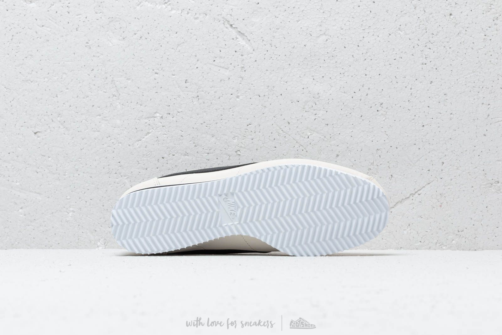 Moteriška avalynė Nike Wmns Classic Cortez Leather Pale Ivory/ Black-Aluminum-White