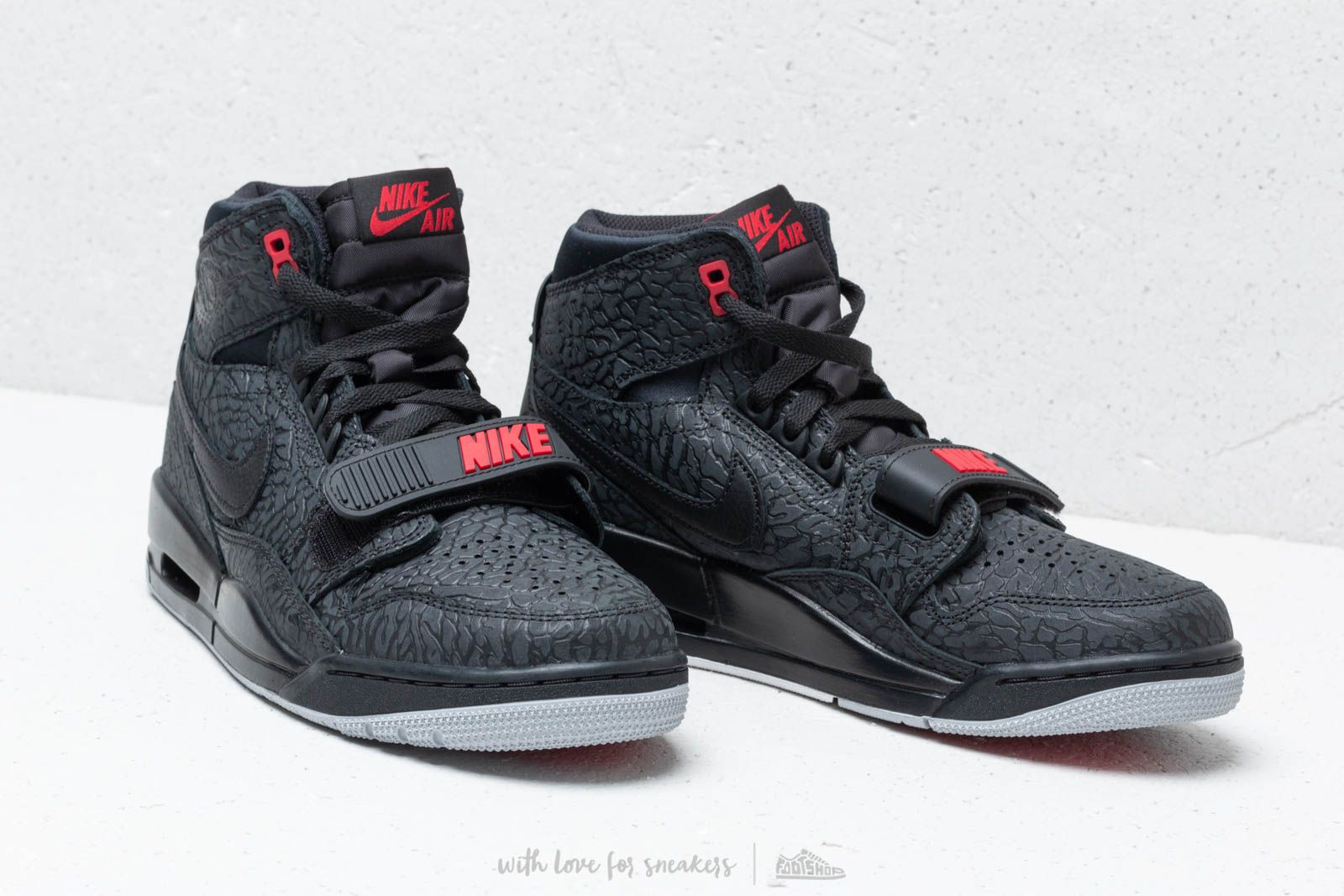 Air jordan legacy 312 black and red discount