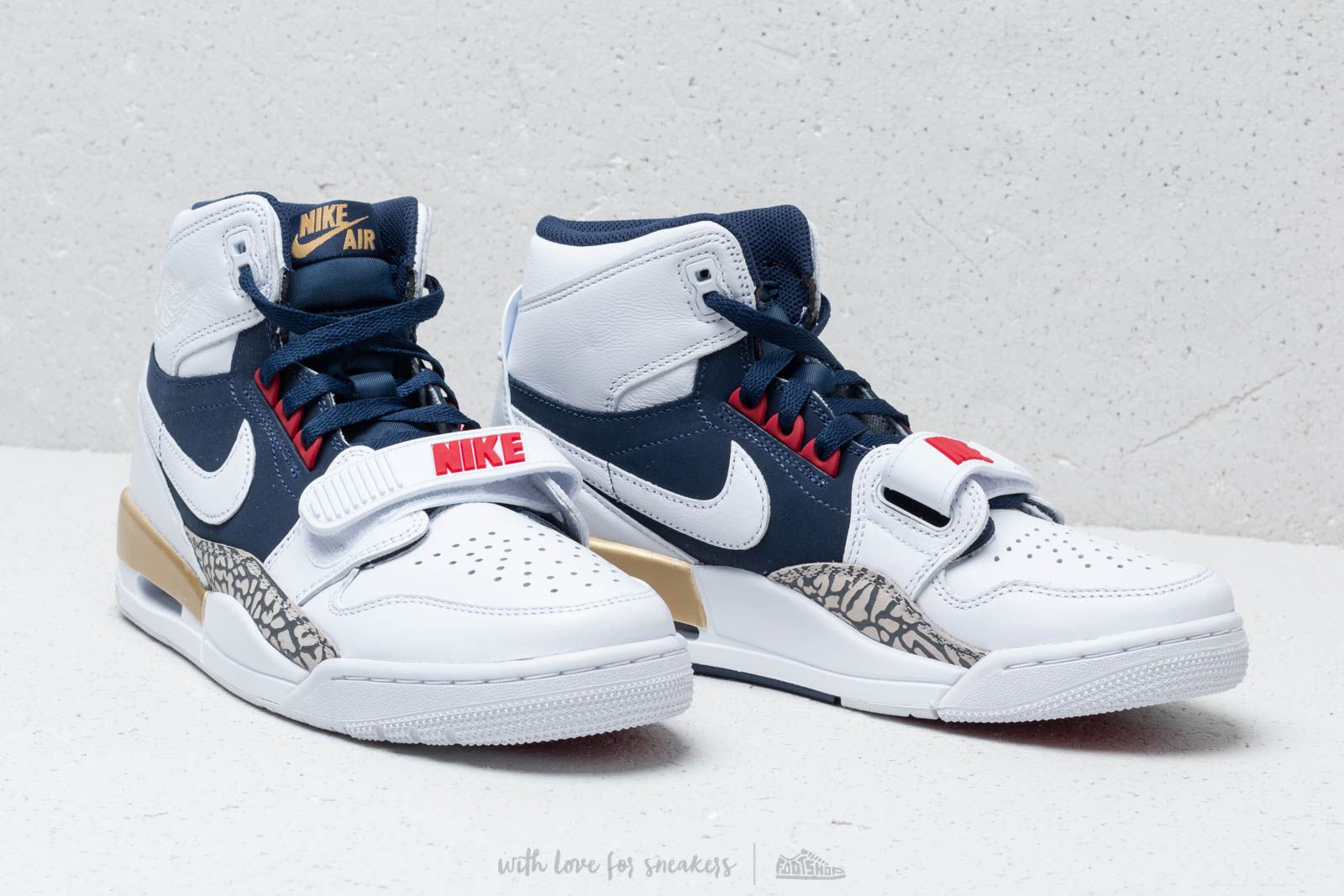 Men s shoes Air Jordan Legacy 312 White White Midnight Navy