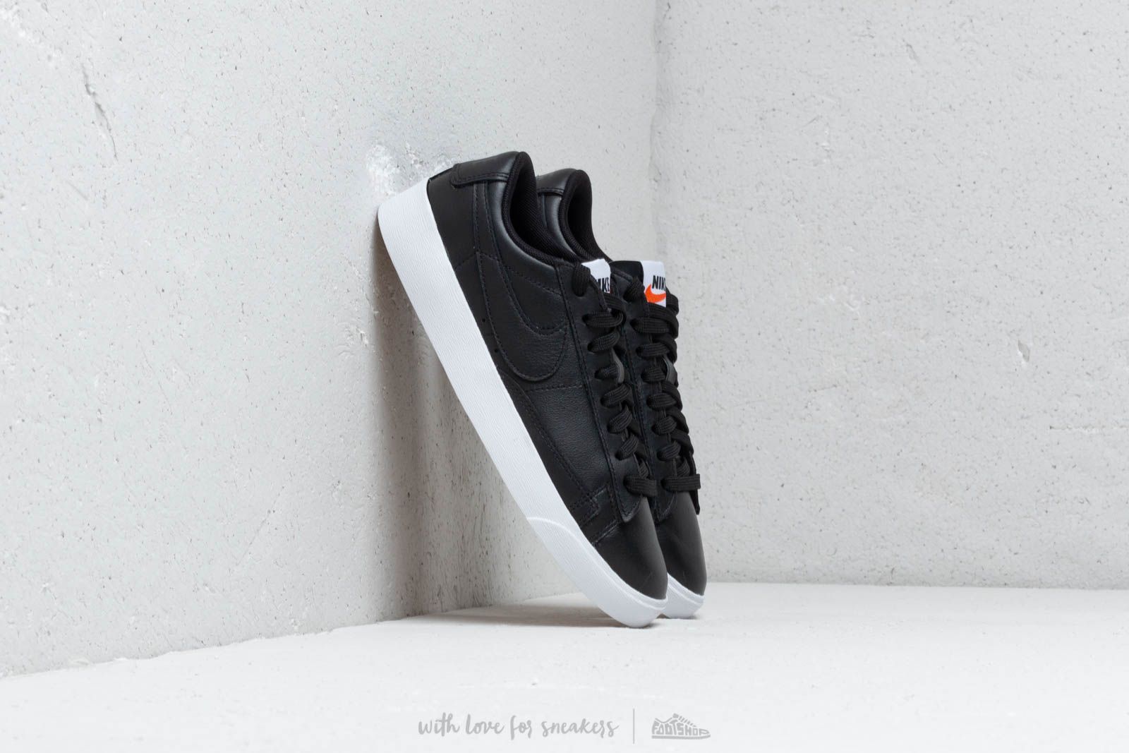 W blazer low le store