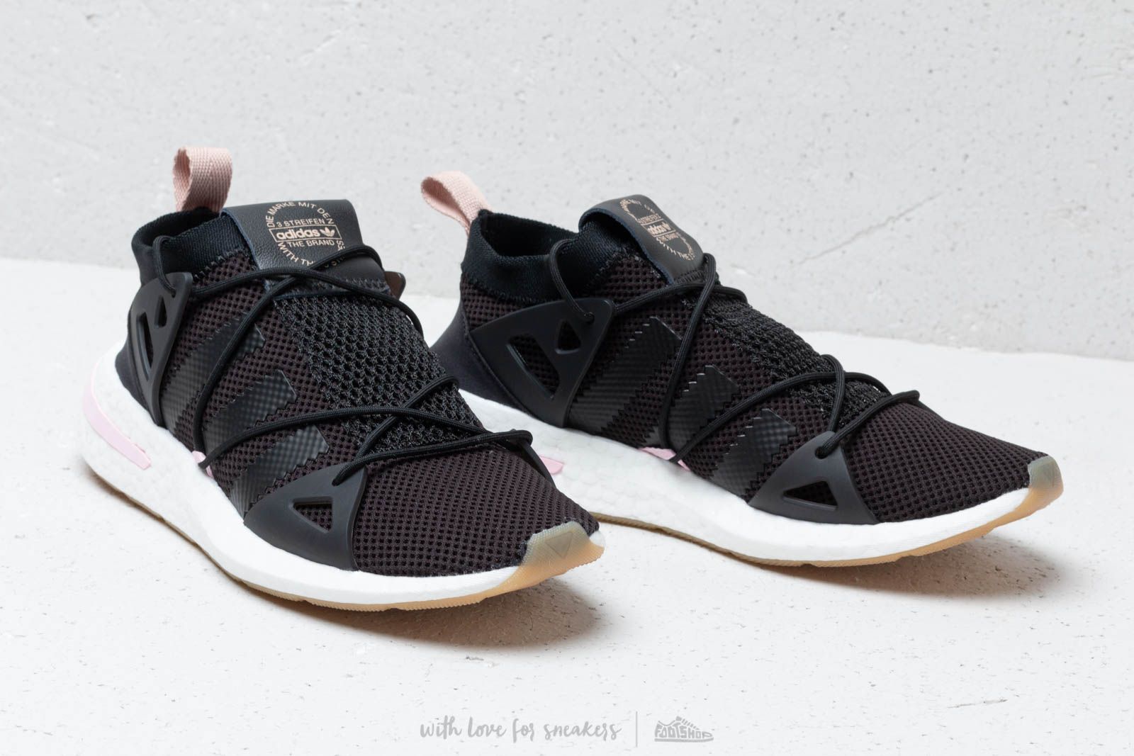 Adidas originals womens arkyn trainer core black/white 2025