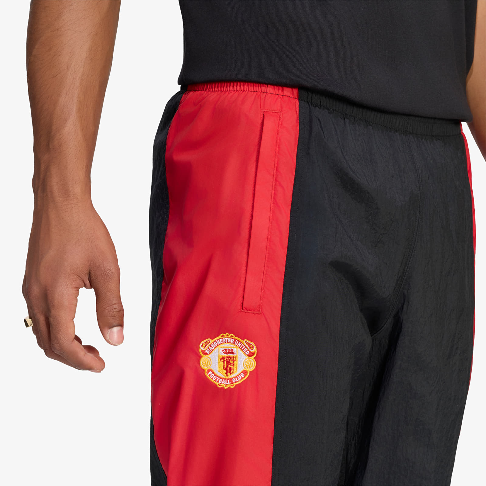 Calças Jogger adidas Manchester United EQT Track Pants Black